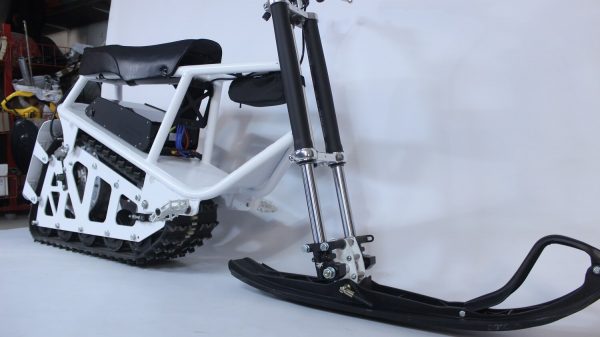 Electric snowmobile_3